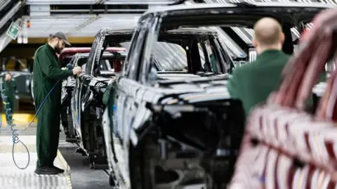 Jaguar Land Rover Vendor Network Staff Allegedly Told to Apply for Universal Credit, Labor Group States