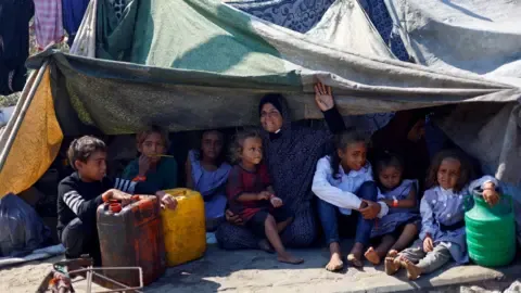 Devastating Conditions across Gaza City while Military Tanks Continue Operations