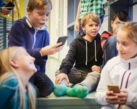 The Scandinavian nation to Implement National Smartphone Prohibition in Classrooms