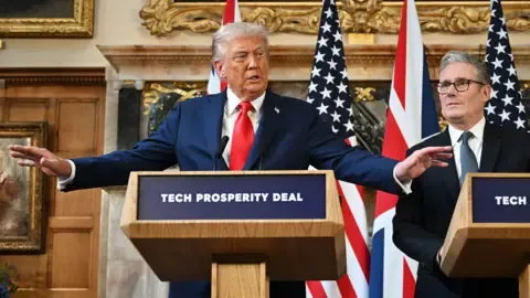 Trump Suggests Starmer Could Use Military to Manage UK Borders